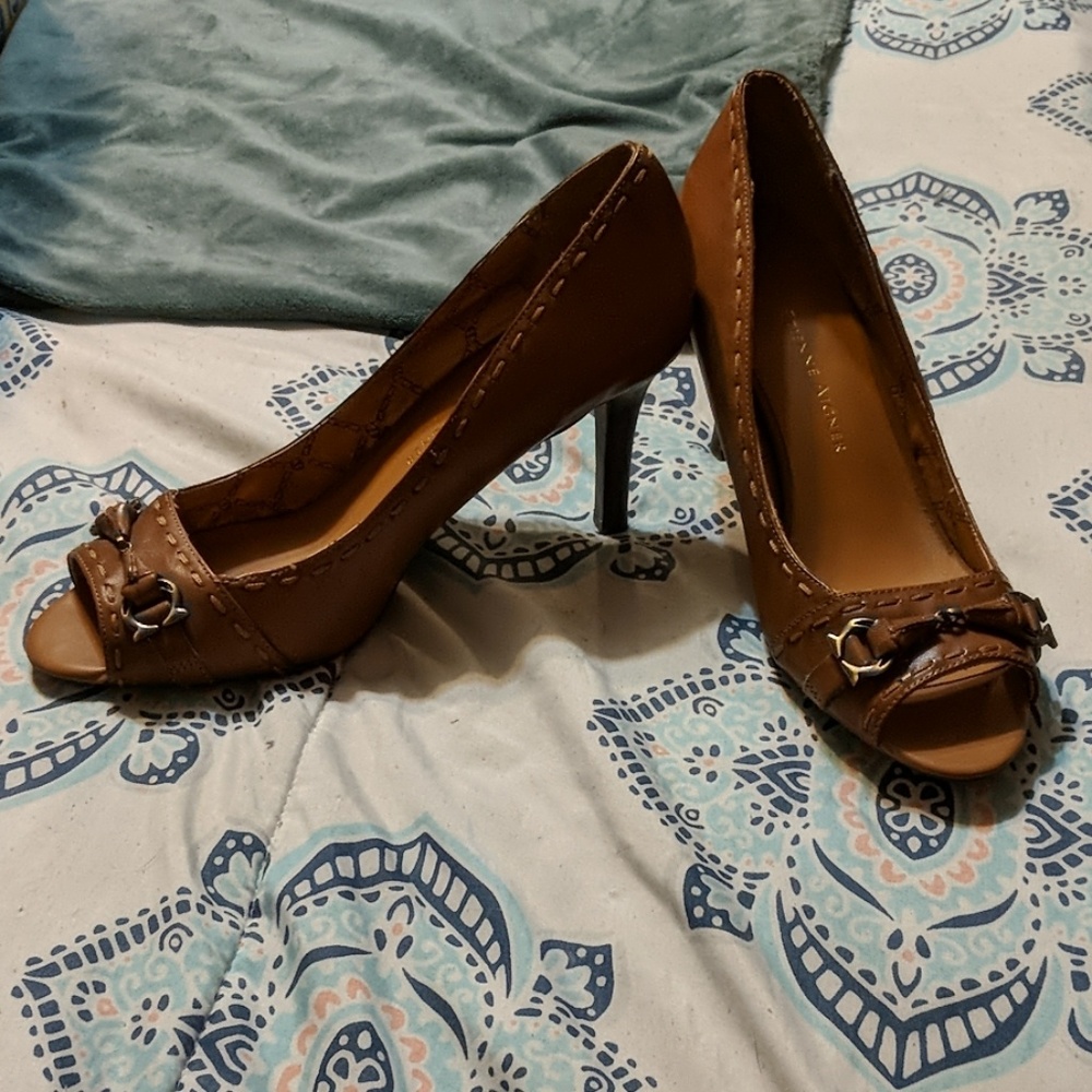 Peep toe brown heals